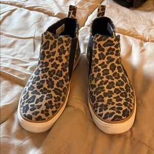 Leopard Print Toms